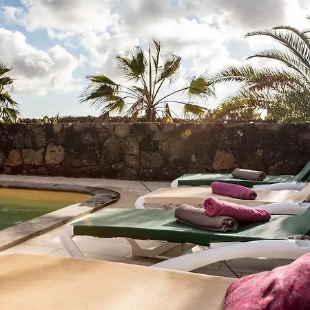 Volcano Вилла *